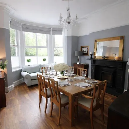 Chertsey Mount Townhouse, Within 10 Minutes Walk Of Centre, Shops, Pubs & Restaurants * Carlisle (Cumbria)