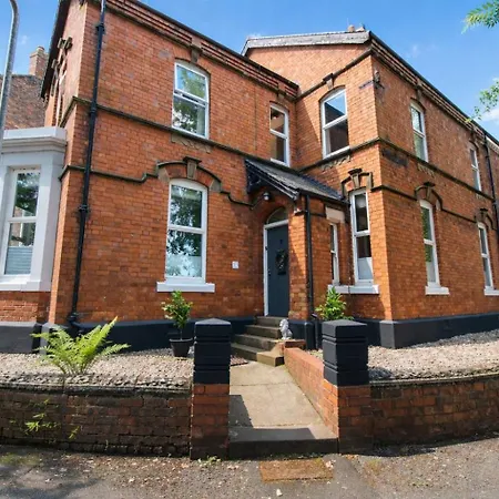 Chertsey Mount Townhouse, Within 10 Minutes Walk Of Centre, Shops, Pubs & Restaurants * Carlisle