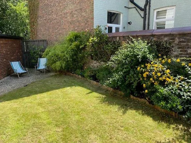 Chertsey Mount Townhouse, Within 10 Minutes Walk Of Centre, Shops, Pubs & Restaurants كارلايل