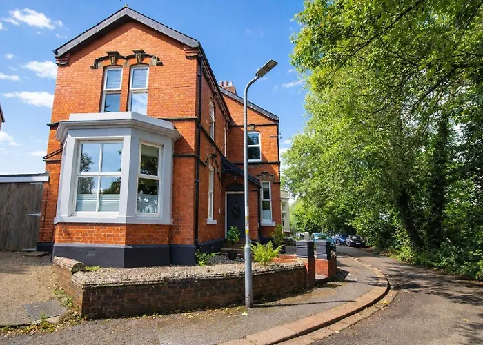 Chertsey Mount Townhouse, Within 10 Minutes Walk Of Centre, Shops, Pubs & Restaurants * Carlisle (Cumbria)