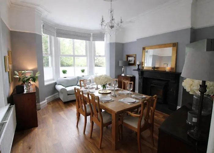 Chertsey Mount Townhouse, Within 10 Minutes Walk Of Centre, Shops, Pubs & Restaurants * Carlisle (Cumbria)
