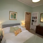Chertsey Mount Townhouse, Within 10 Minutes Walk Of Centre, Shops, Pubs & Restaurants * Carlisle (Cumbria)